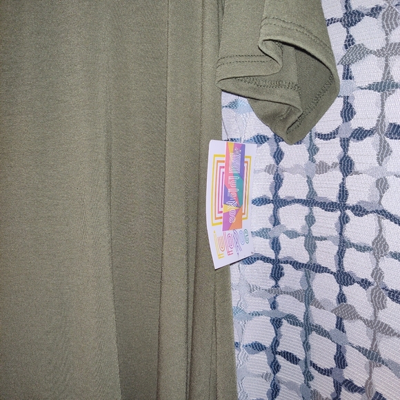 Bundle of 4 Women's tops size Large - Picture 8 of 10